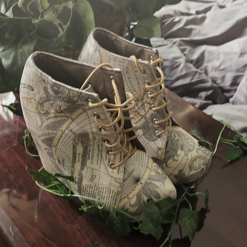 HERSTYLE vintage map platform ankle wedge
